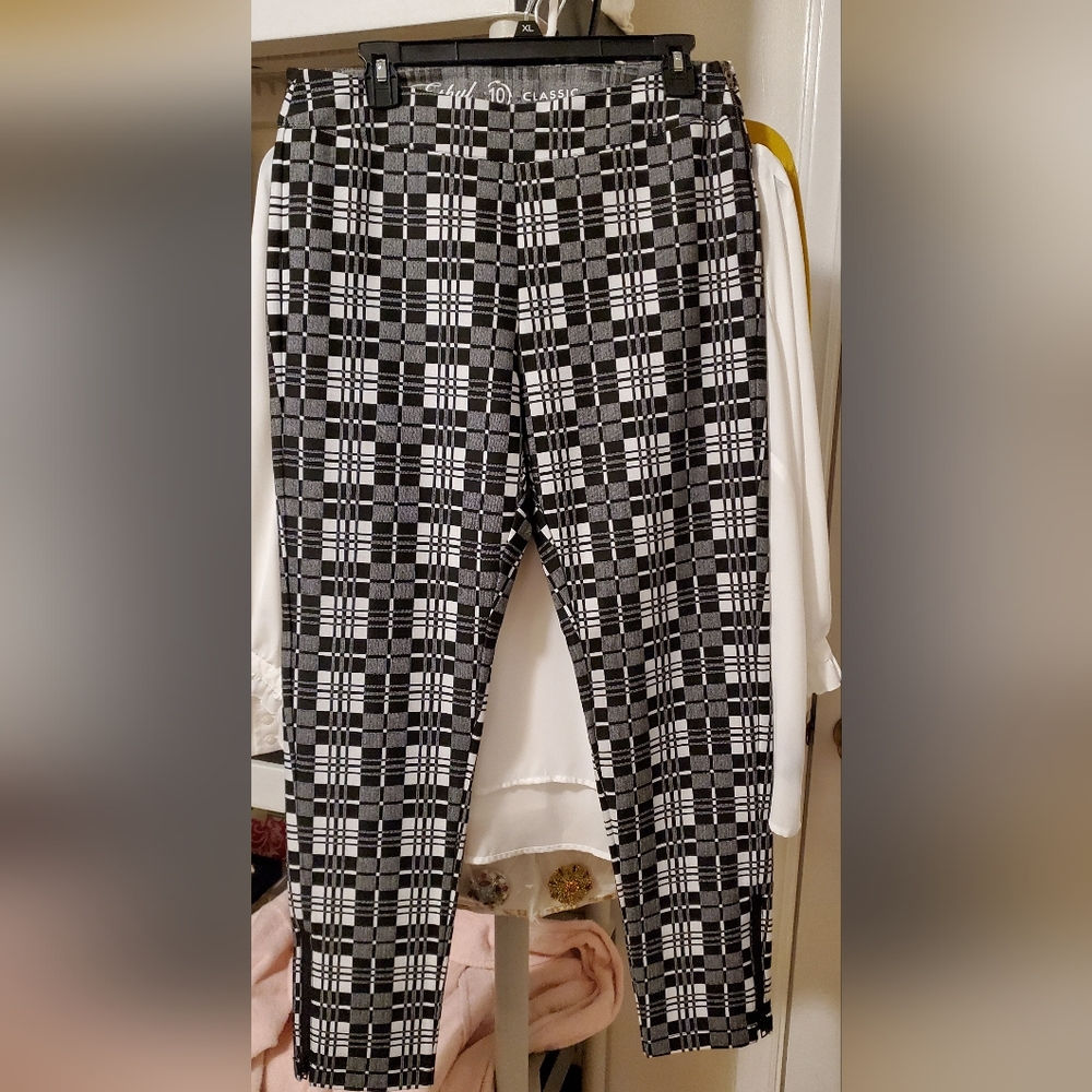 Black/White Plaid Pants By Ethyl Size 10